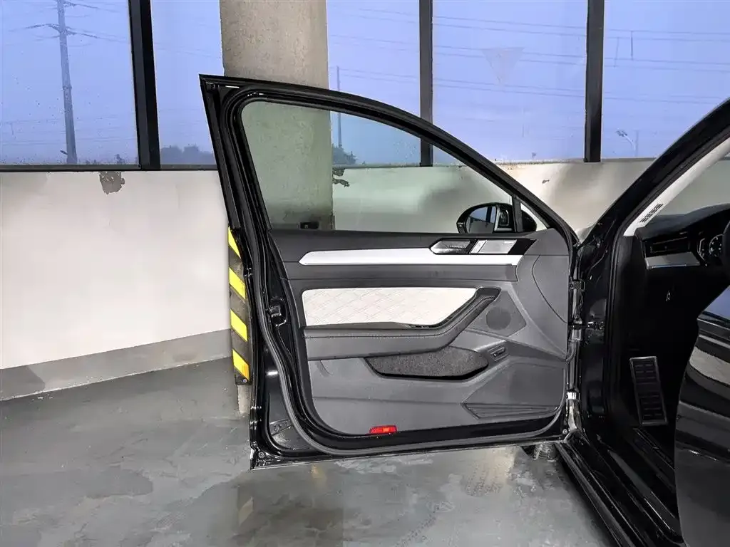 Volkswagen Magotan 2023 из CN, фото 8