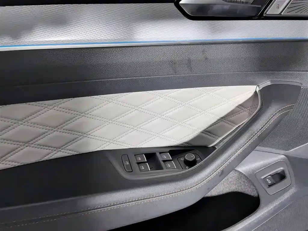Volkswagen Magotan 2023 из CN, фото 9