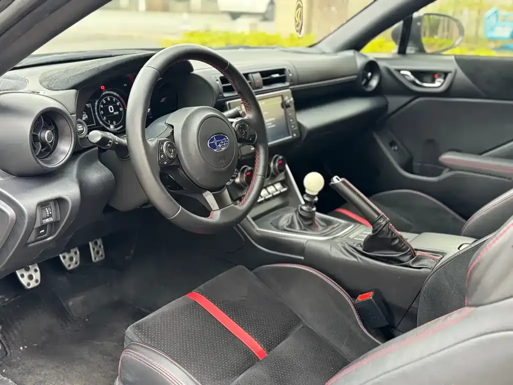 Subaru BRZ 2023 из CN, фото 10