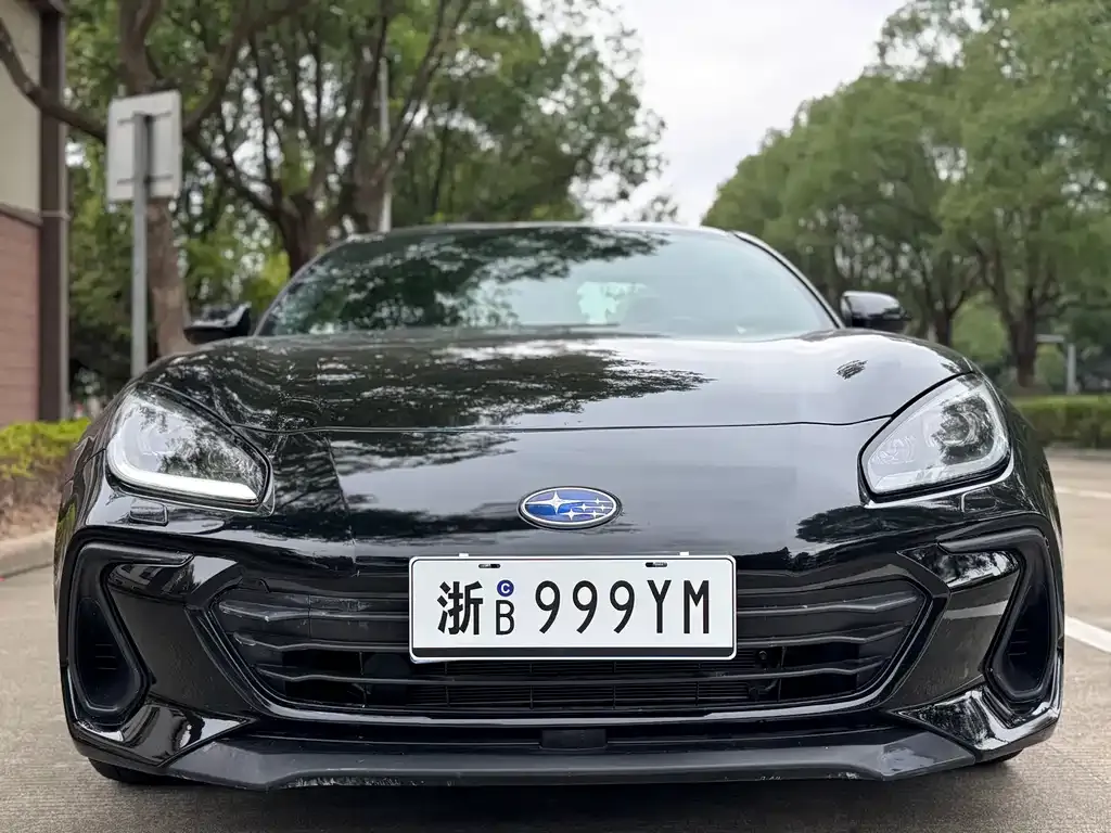 Subaru BRZ 2023 из CN, фото 4
