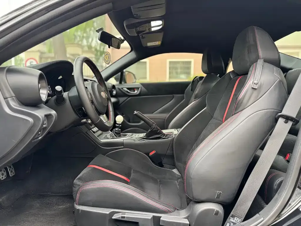 Subaru BRZ 2023 из CN, фото 9