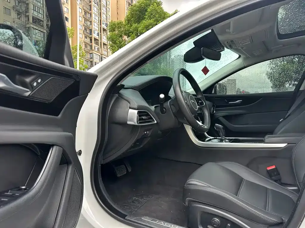 Jaguar XEL 2022 из CN, фото 9