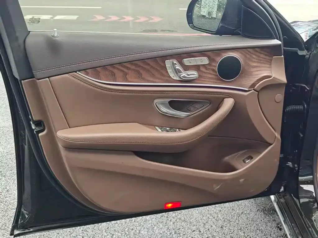 Mercedes-Benz E-Class 2023 из CN, фото 5
