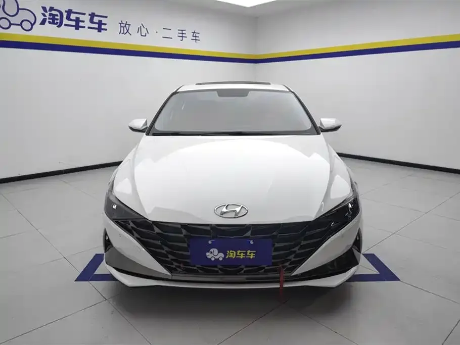 Hyundai Elantra 2023 из CN, фото 2