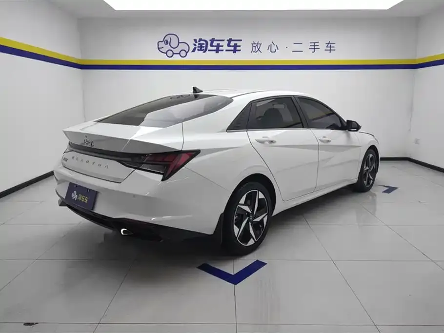 Hyundai Elantra 2023 из CN, фото 3