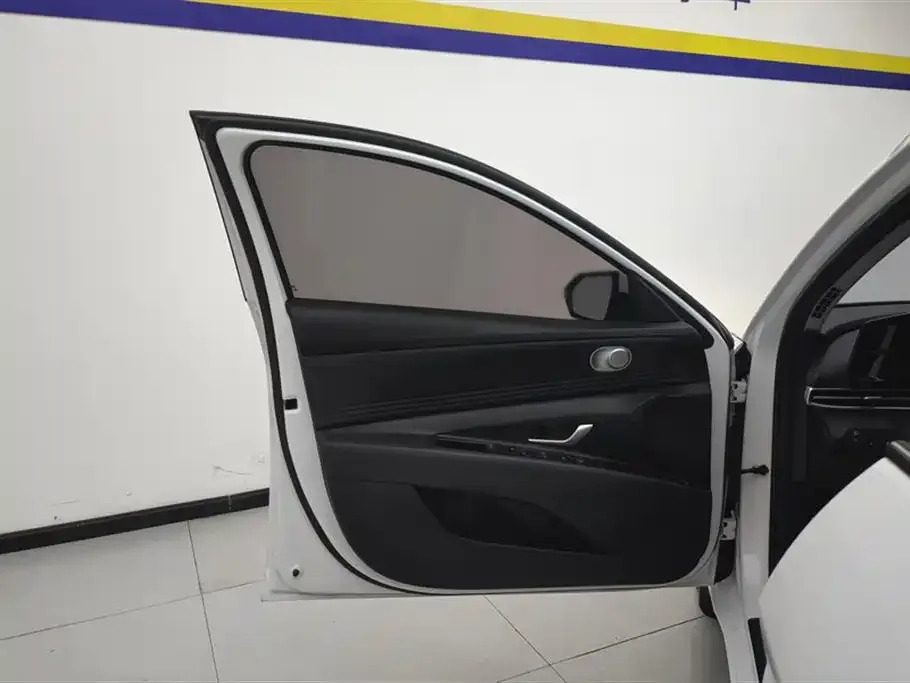 Hyundai Elantra 2023 из CN, фото 7