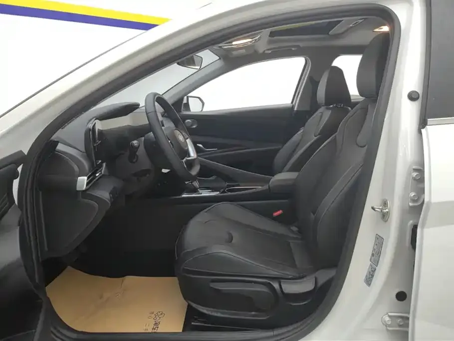Hyundai Elantra 2023 из CN, фото 9