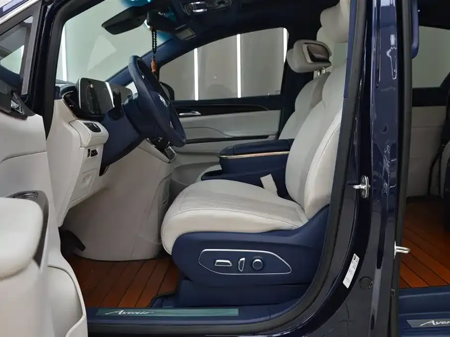 Buick GL8 2023 из CN, фото 9