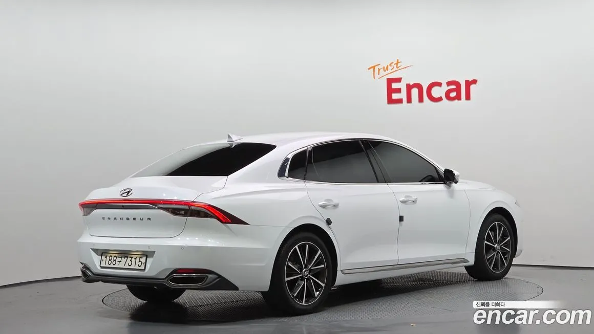 Hyundai Grandeur 2022 из KR, фото 2