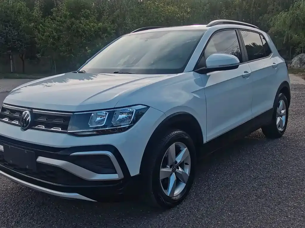 Volkswagen T-Cross — фото 1