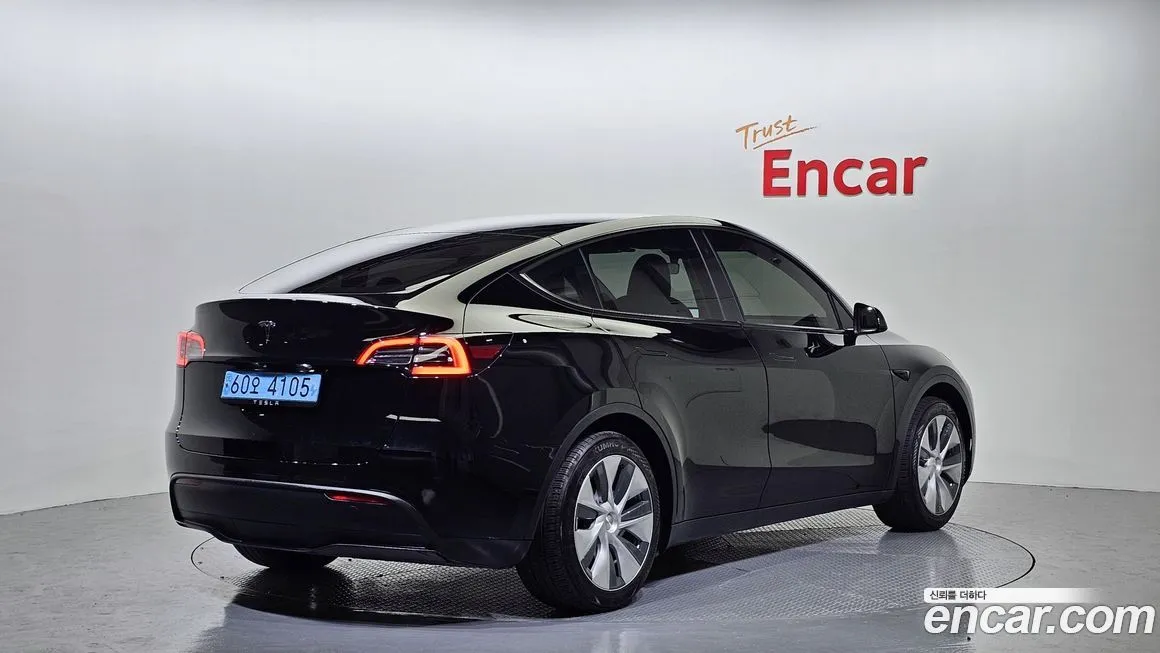 Tesla Model Y 2023 из KR, фото 2