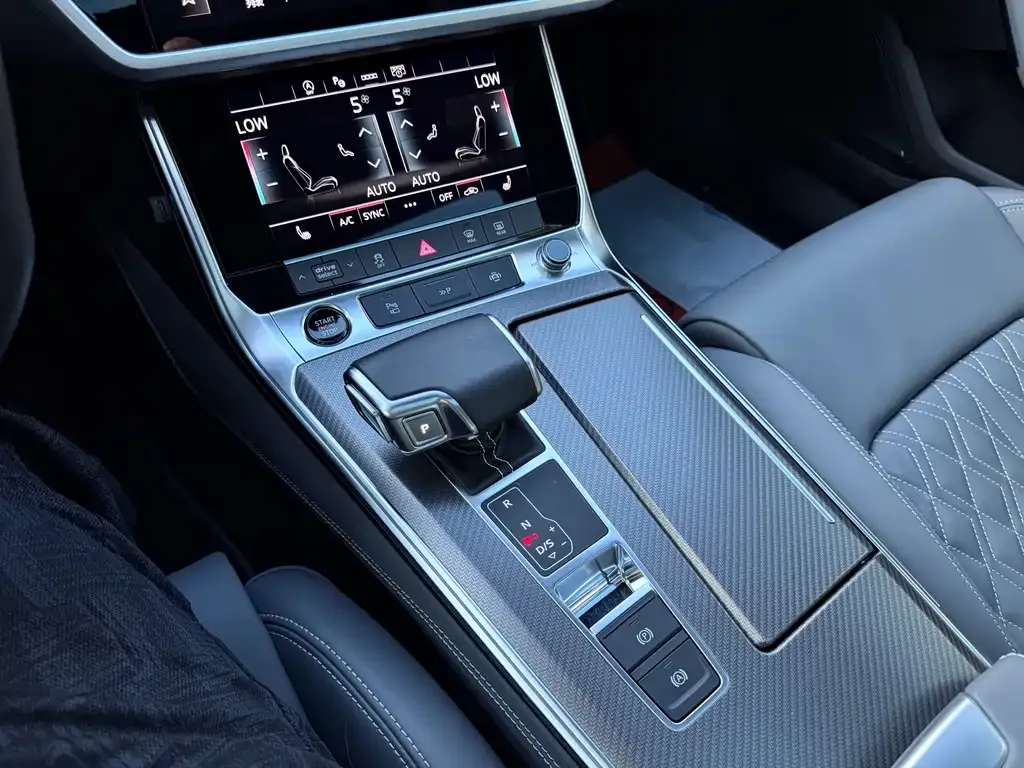 Audi A7L 2024 из CN, фото 7