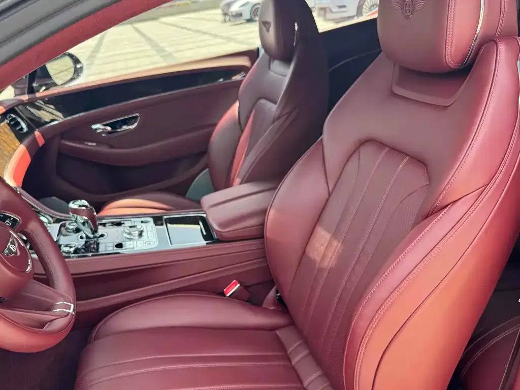 Bentley Continental 2021 из CN, фото 9