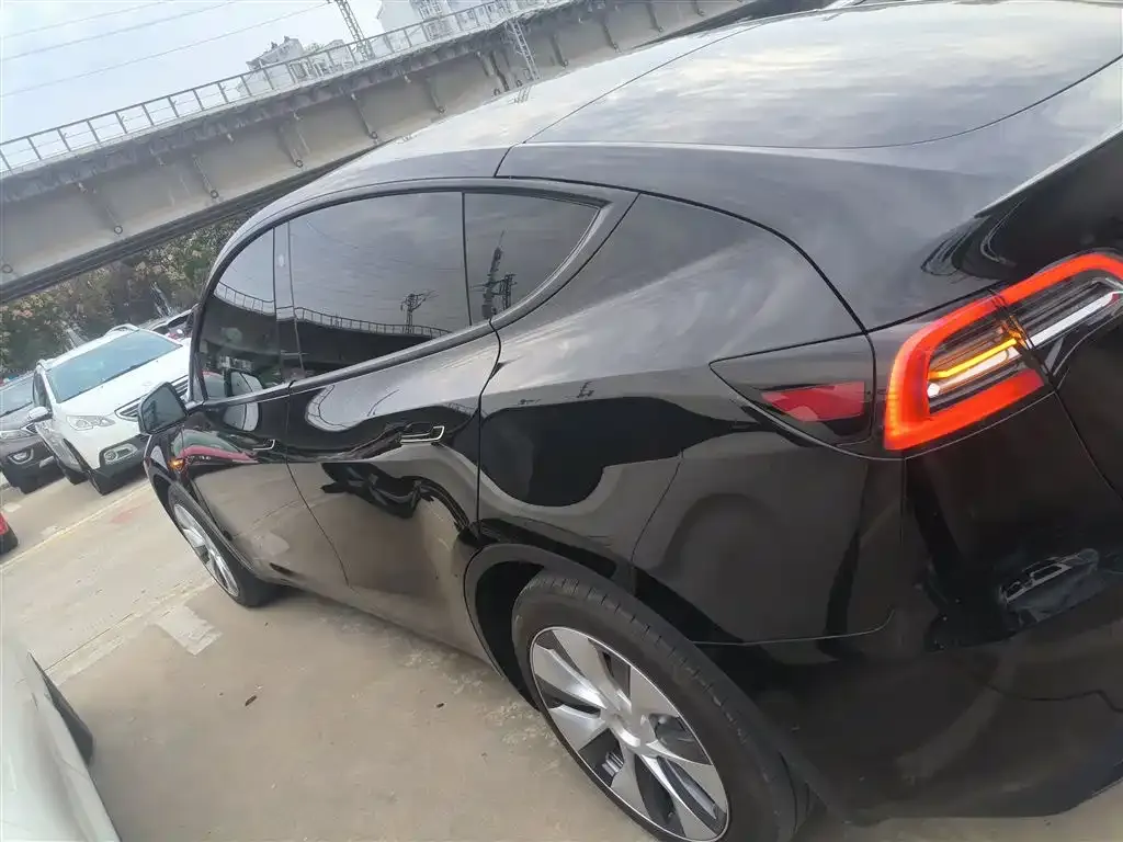 Tesla Model Y 2023 из CN, фото 5