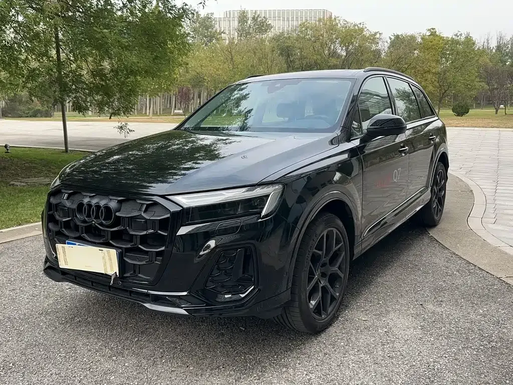 Audi Q7 2024 из CN, фото 1