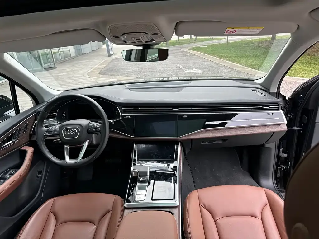 Audi Q7 2024 из CN, фото 5
