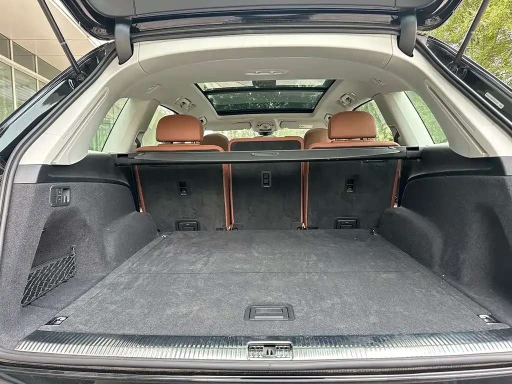 Audi Q7 2024 из CN, фото 8
