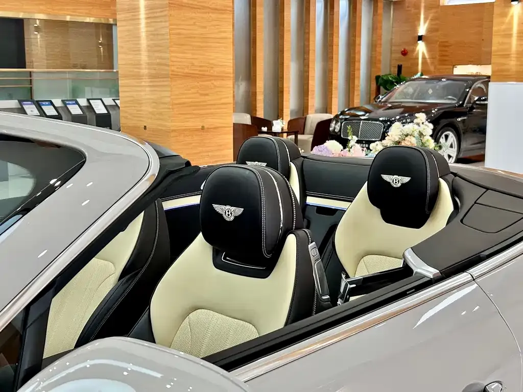 Bentley Continental 2024 из CN, фото 6