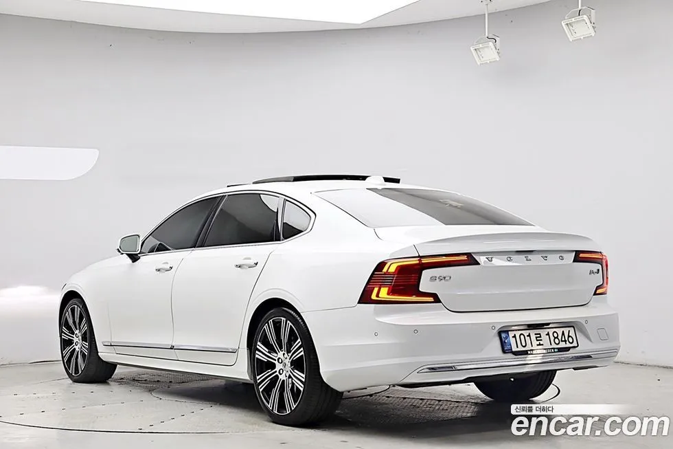 Volvo S90 2022 из KR, фото 2