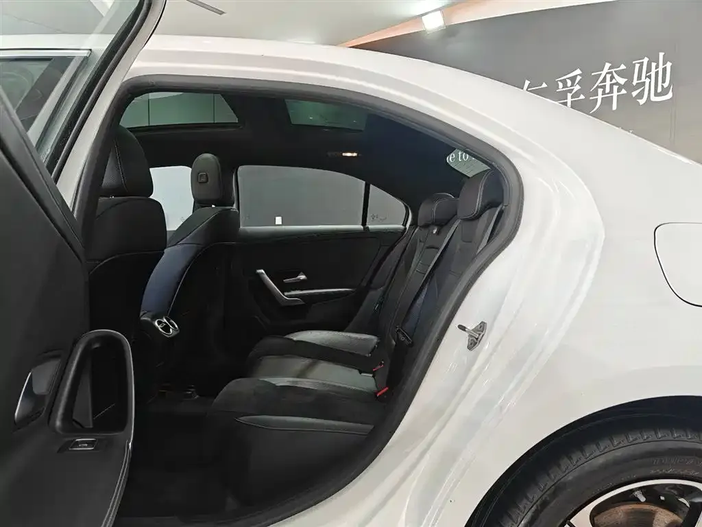 Mercedes-Benz A-Class 2023 из CN, фото 6