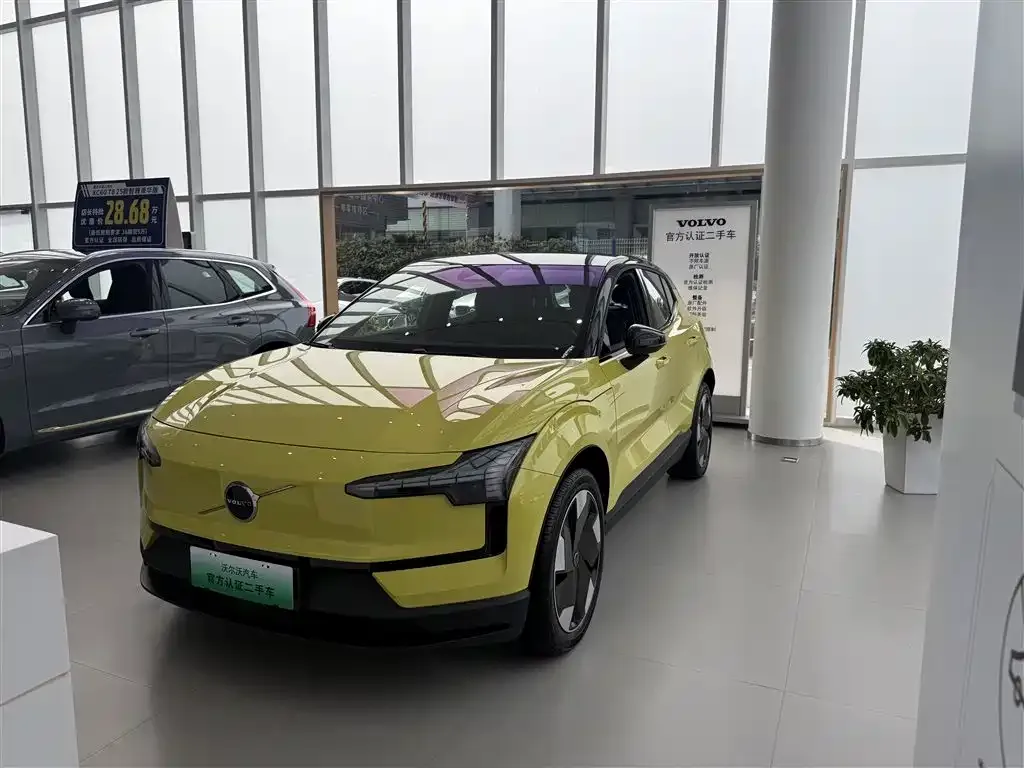 Volvo EX30 2025 из CN, фото 1