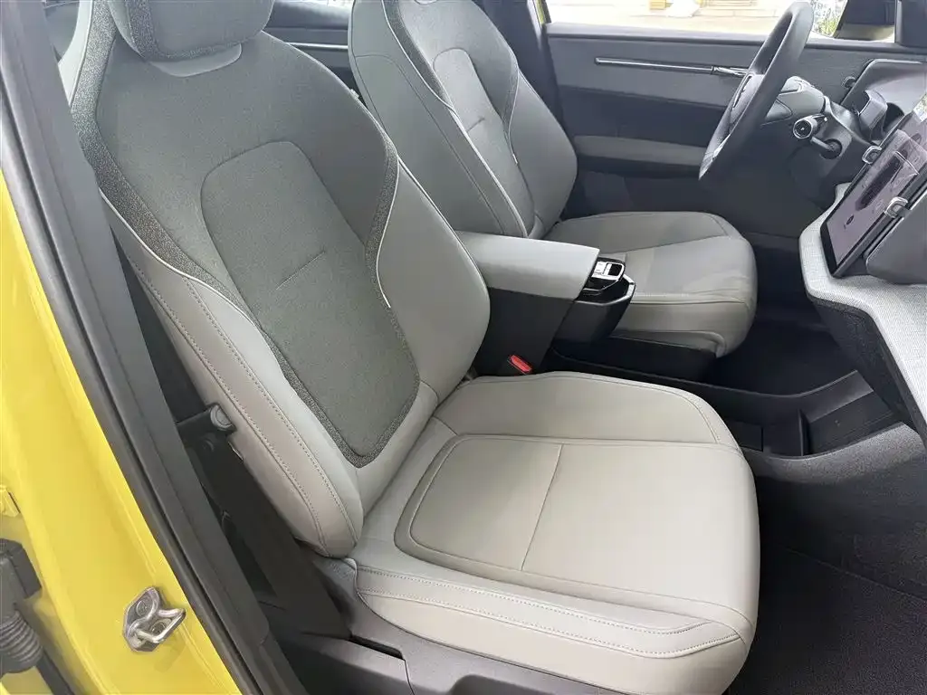 Volvo EX30 2025 из CN, фото 10