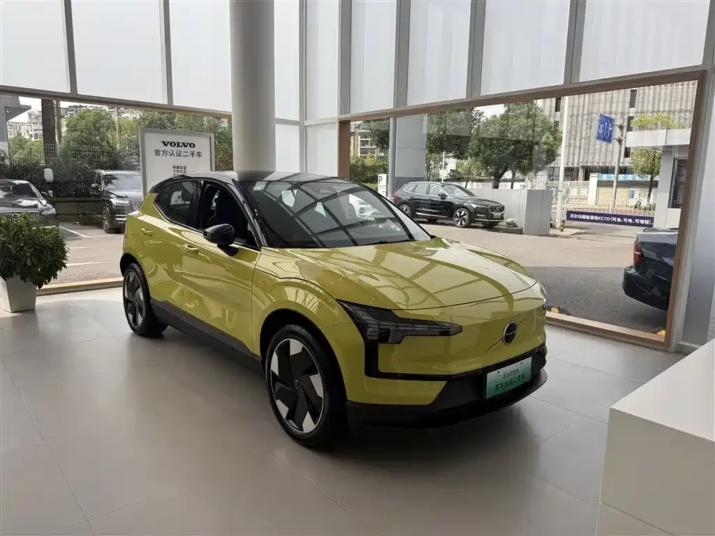 Volvo EX30 2025 из CN, фото 2