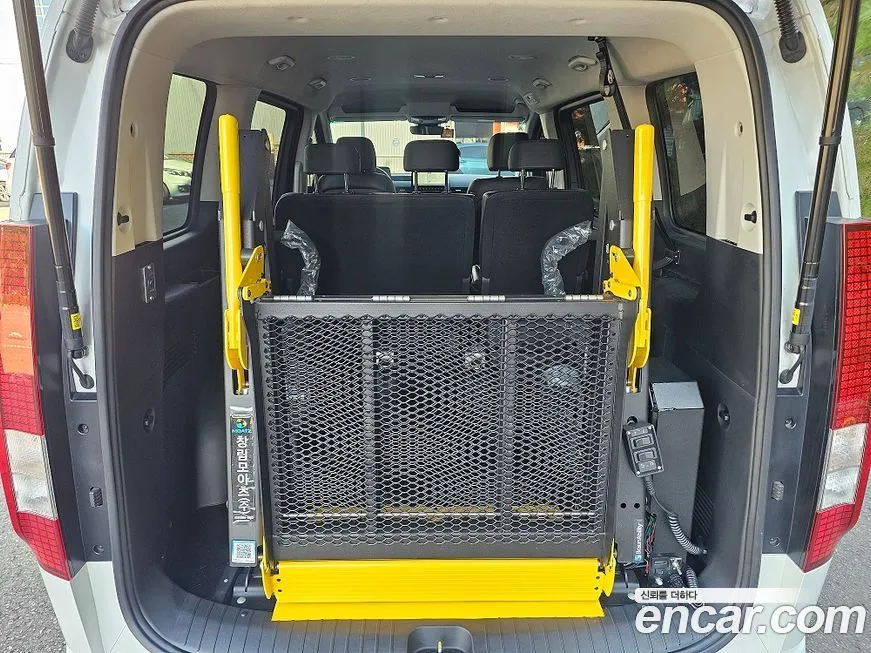 Hyundai Staria 2023 из KR, фото 3