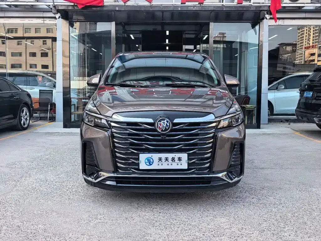 Buick GL8 2023 из CN, фото 2