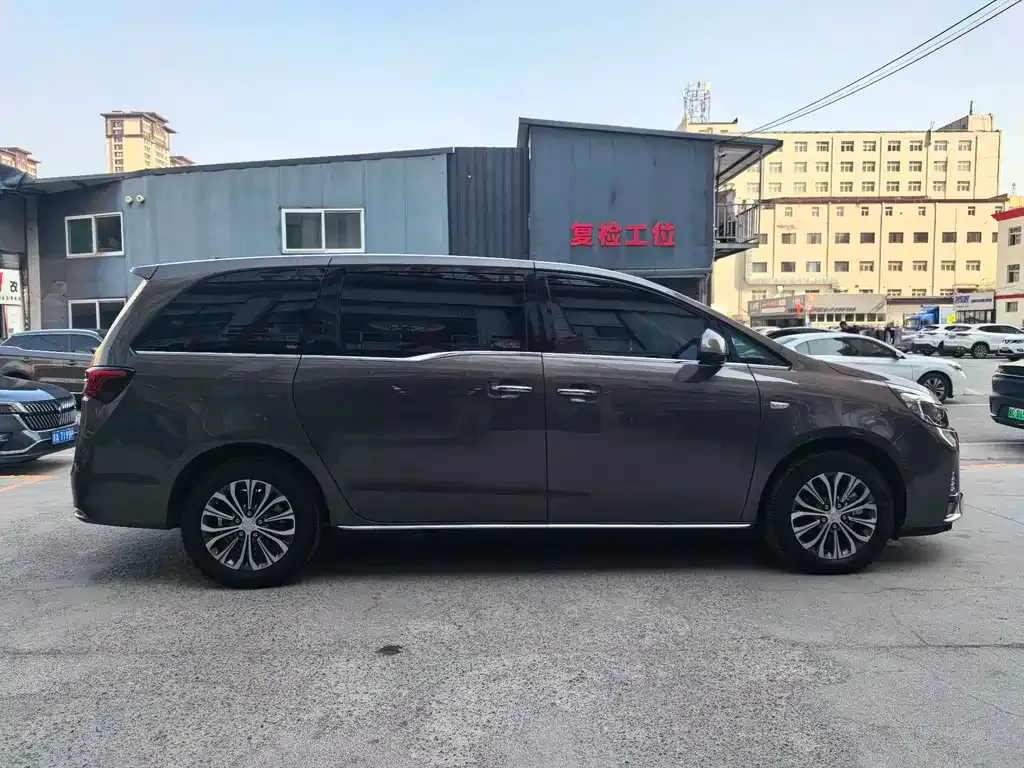Buick GL8 2023 из CN, фото 6