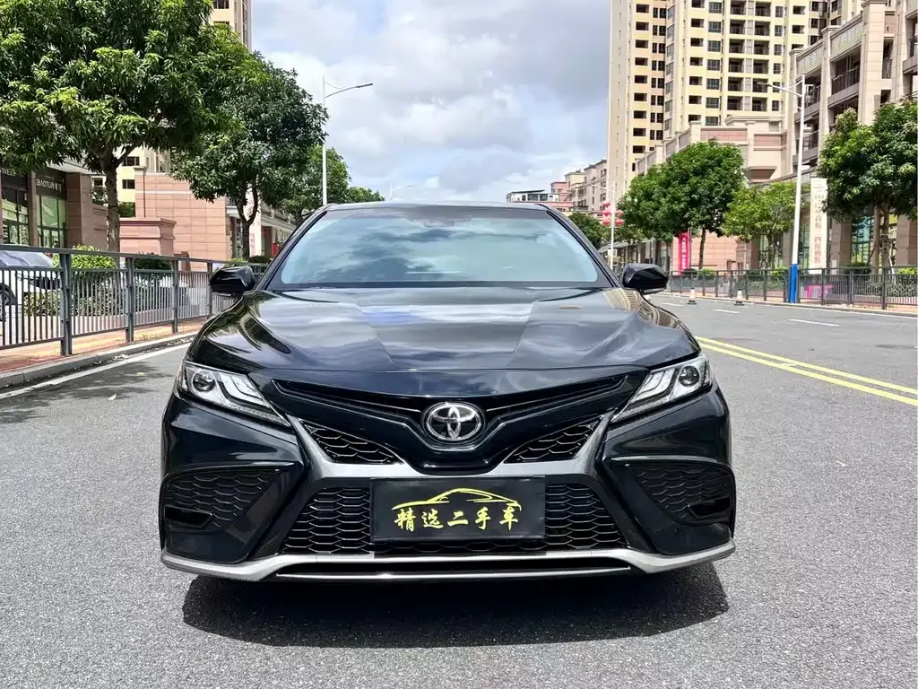 Toyota Camry 2024 из CN, фото 2