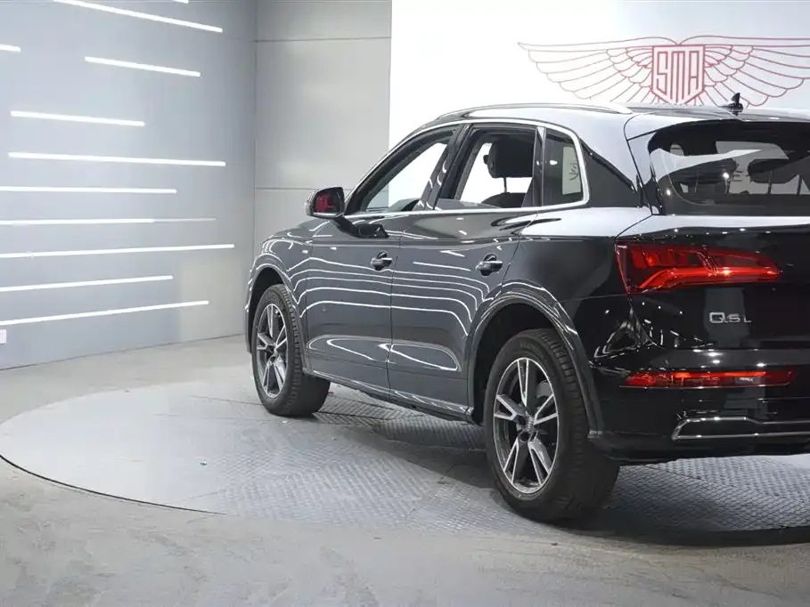 Audi Q5L 2021 из CN, фото 3