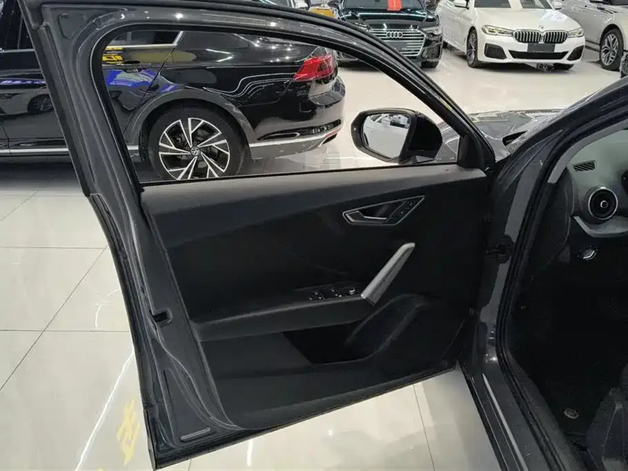 Audi Q2L 2021 из CN, фото 7