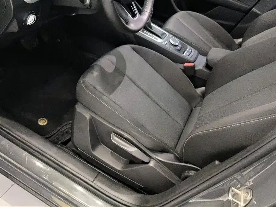 Audi Q2L 2021 из CN, фото 9