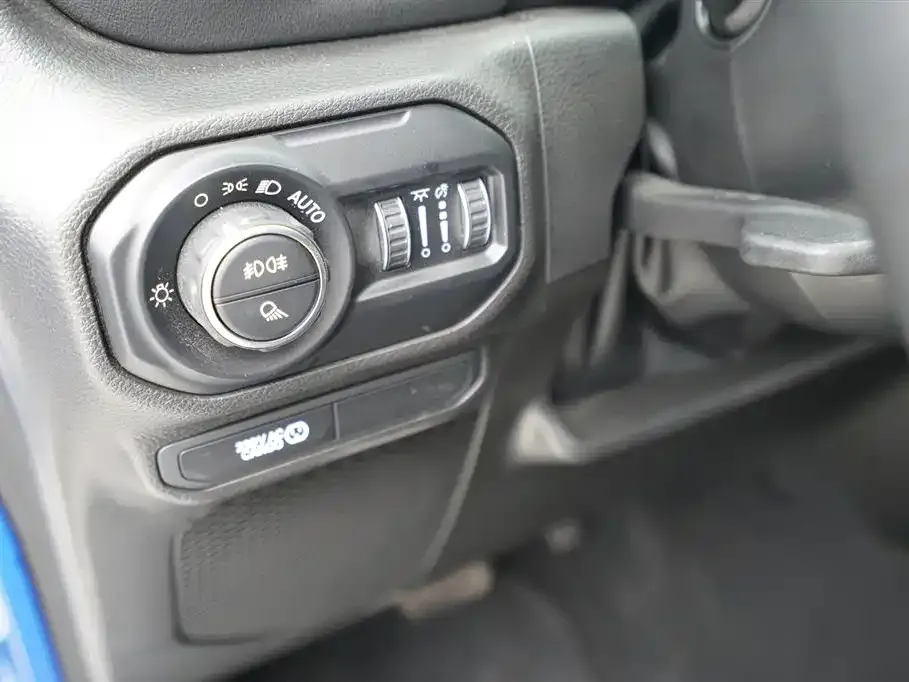 Jeep Gladiator 2023 из CN, фото 7