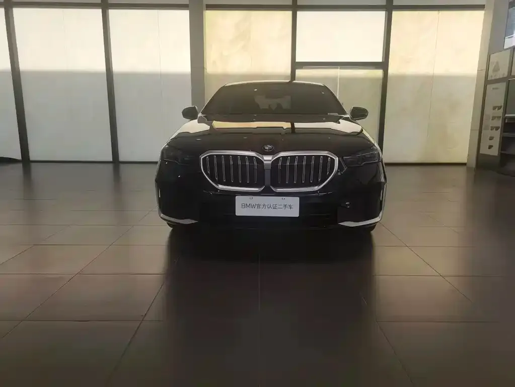 BMW 5 Series — фото 2