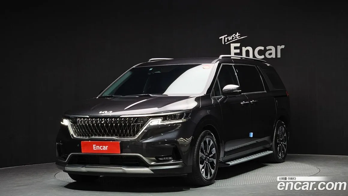 Kia Carnival — фото 1