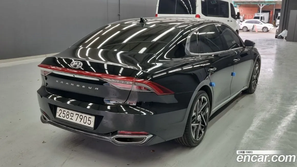 Hyundai Grandeur 2022 из KR, фото 2