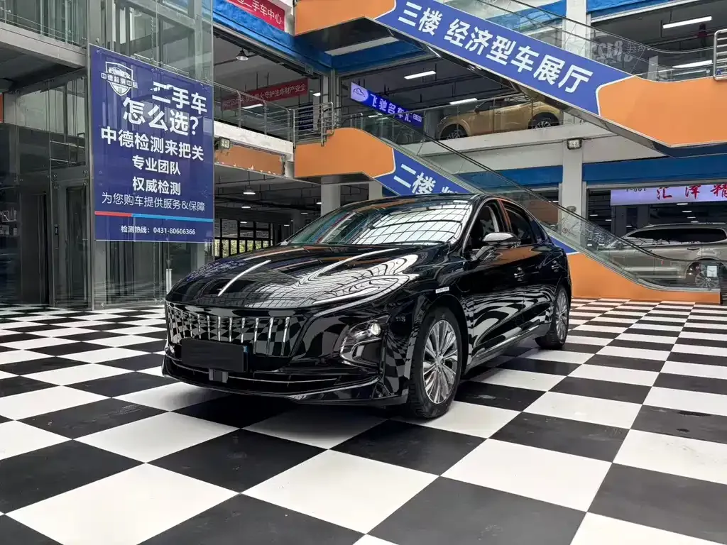 Hongqi E-QM5 2024 из CN, фото 1