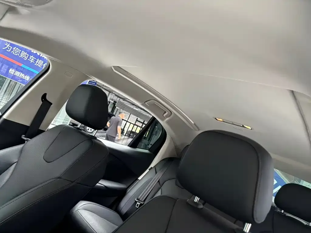 Hongqi E-QM5 2024 из CN, фото 8