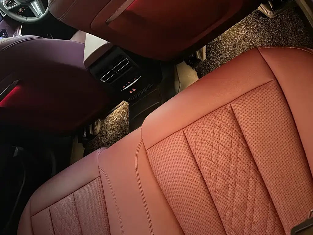 BMW 3 Series 2023 из CN, фото 6