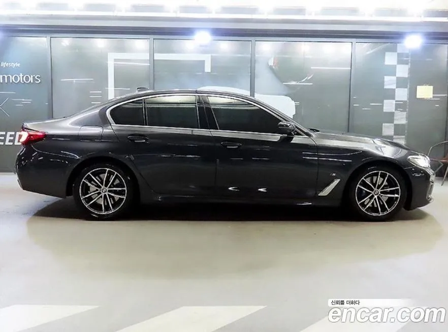 BMW 5-Series 2023 из KR, фото 3