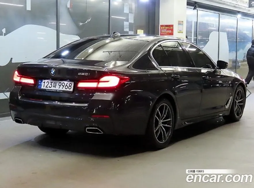 BMW 5-Series 2023 из KR, фото 4