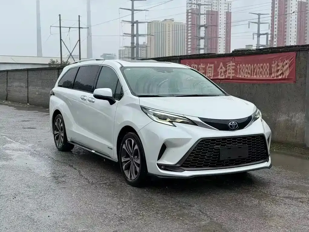 Toyota Granvia 2023 из CN, фото 3