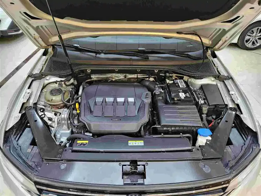 Volkswagen Magotan 2022 из CN, фото 5
