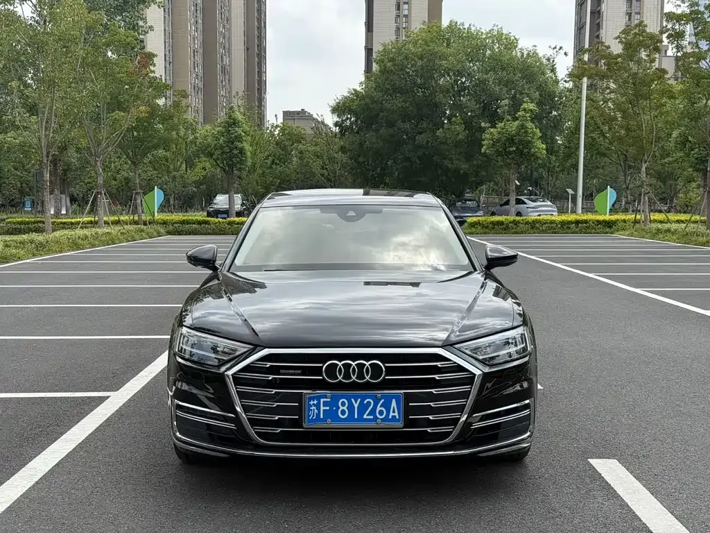 Audi A8 2022 из CN, фото 2