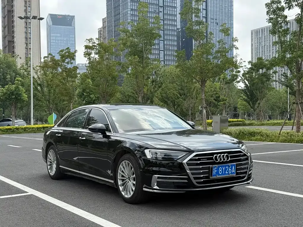 Audi A8 2022 из CN, фото 3