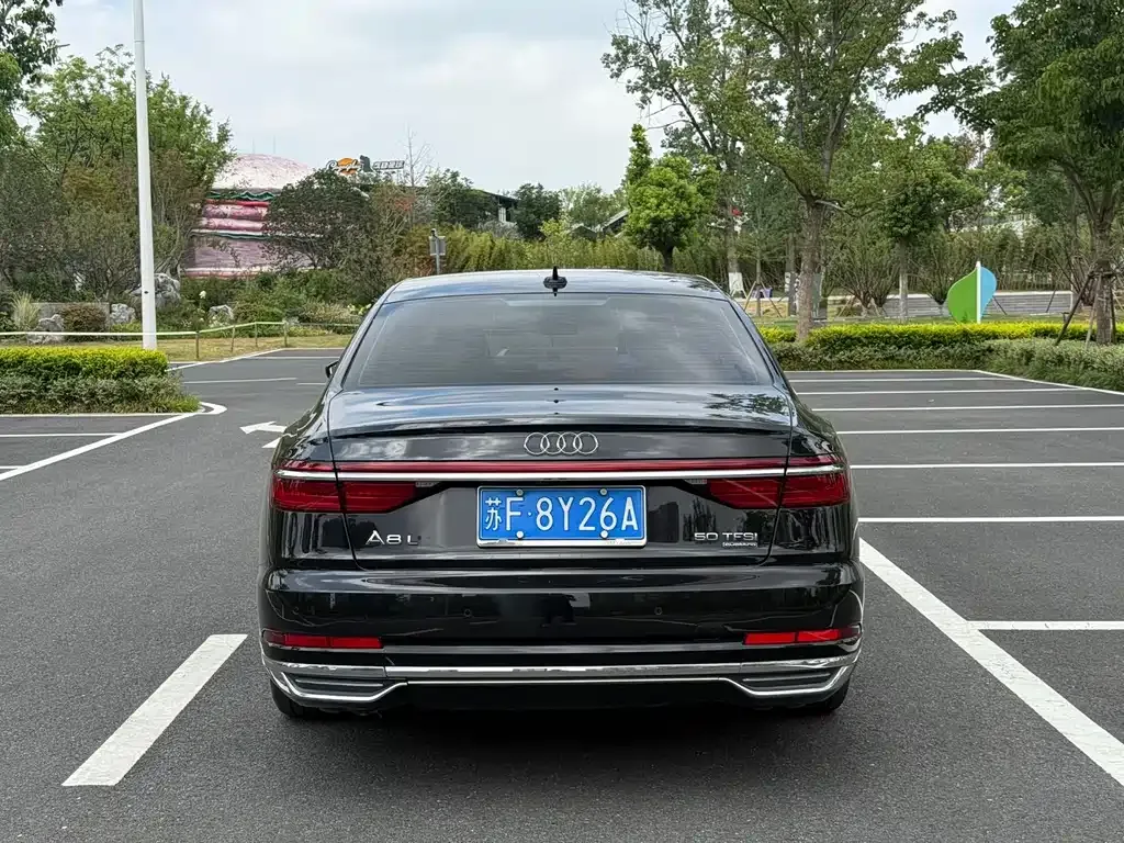 Audi A8 2022 из CN, фото 6