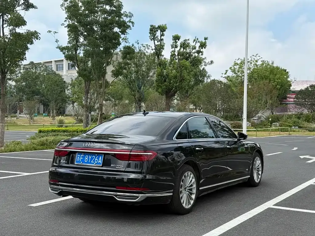 Audi A8 2022 из CN, фото 7