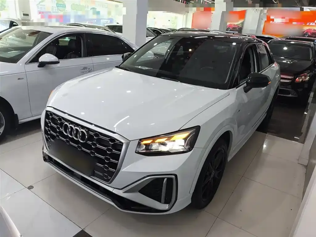 Audi Q2L 2023 из CN, фото 1